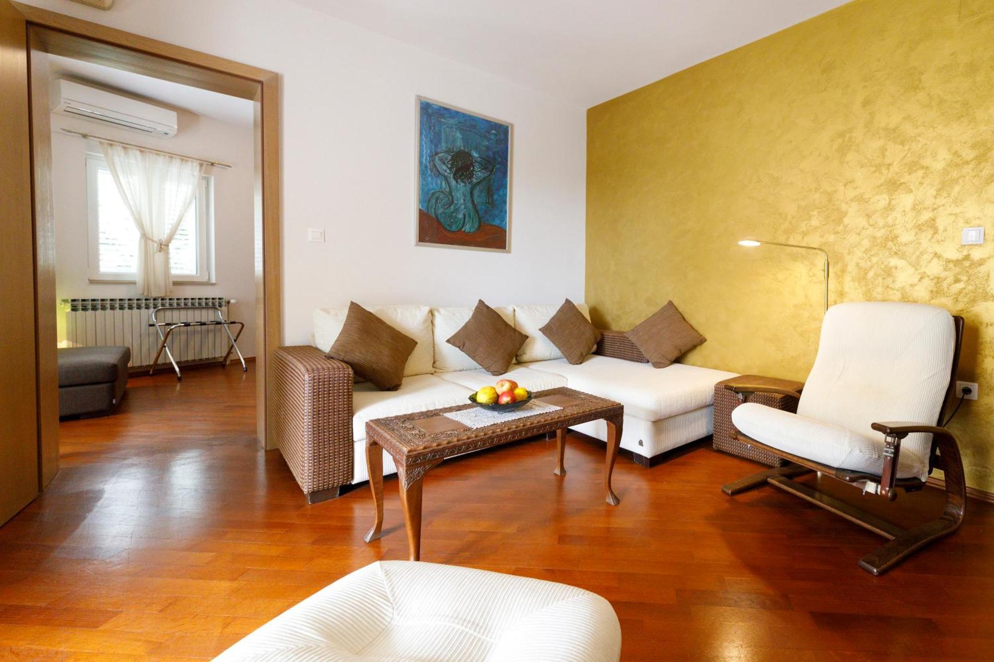 Villa Alesa Тучепи Экстерьер фото